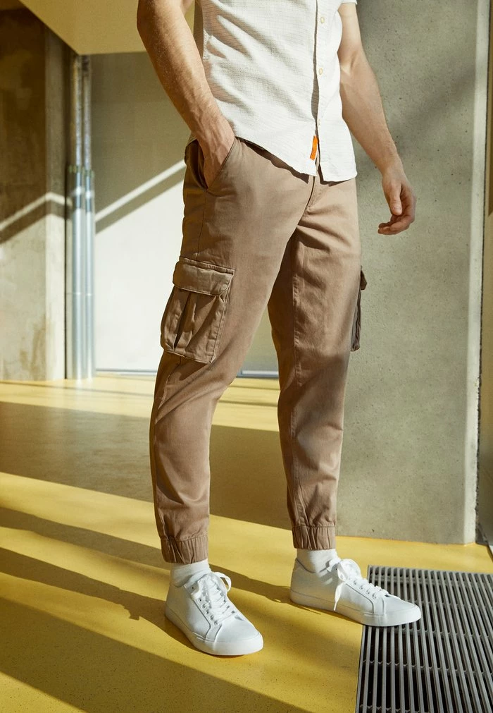 JOSIAH PANTS - Cargo trousers - fungi