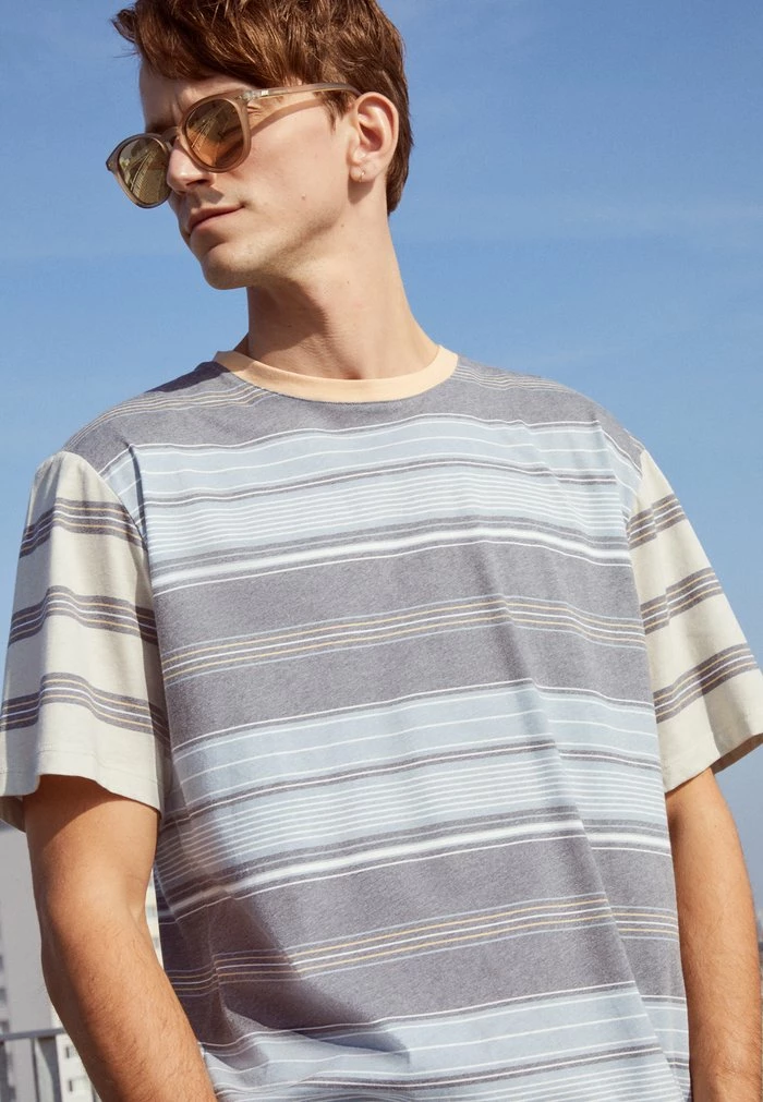 HECTOR TEE UNISEX - Print T-shirt - navy blazer